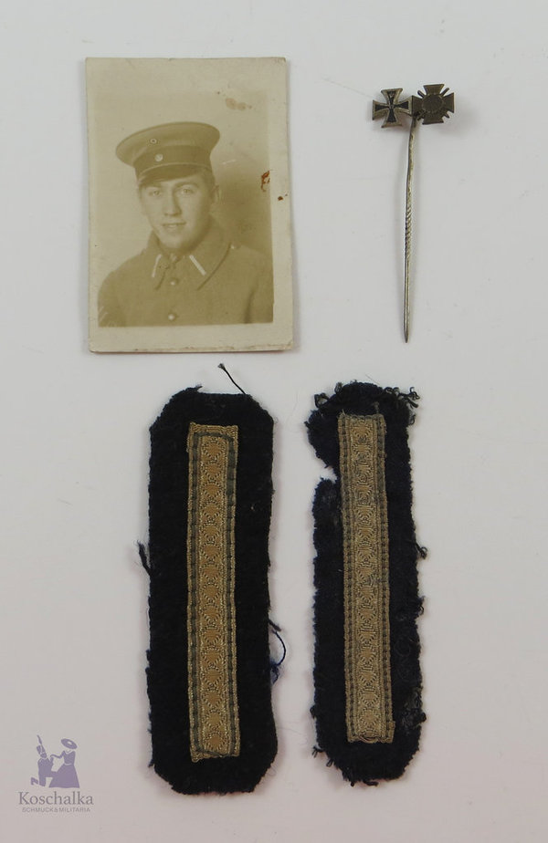 Konvolut mit Soldatenfoto, Kragenspiegeln und Miniaturnadel , 1. Weltkrieg, Original