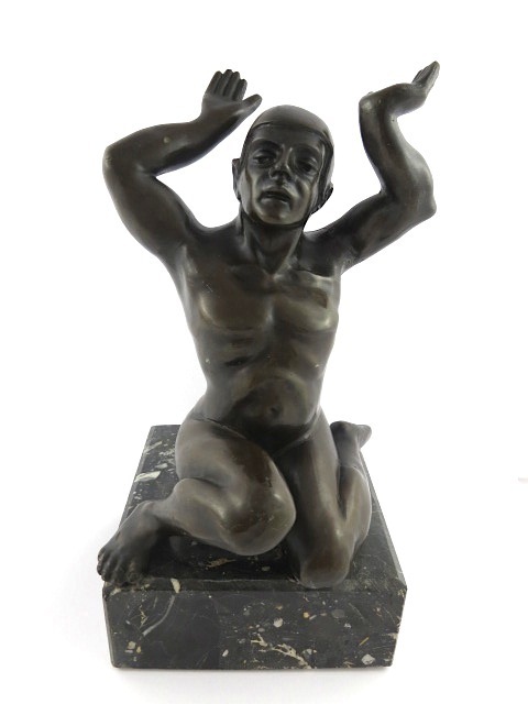 Figur aus Spritzguss auf Marmorsockel, um 1930