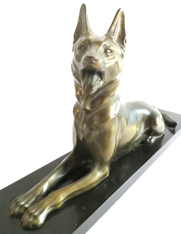 Skulptur Schäferhund, Spritzguss bronziert mit Signatur am Schwanz hinten: M. Font, 30er Jahre