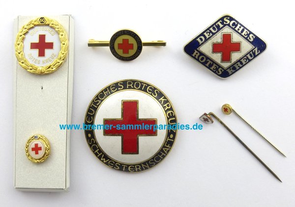 BRD, Lot mit div. Abzeichen, Broschen und Pins,  Deutsches Rotes Kreuz (DRK)