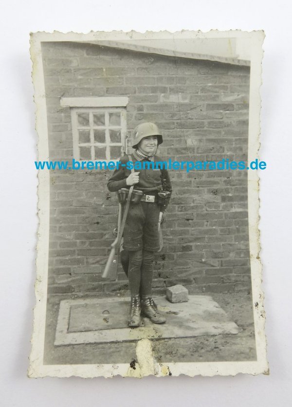 Foto Junge in Soldatenuniform, III. Reich, Original