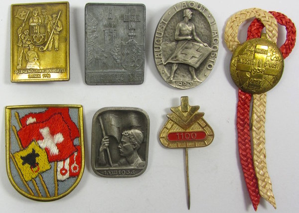 Schweiz, Lot mit sieben diversen Abzeichen, Original