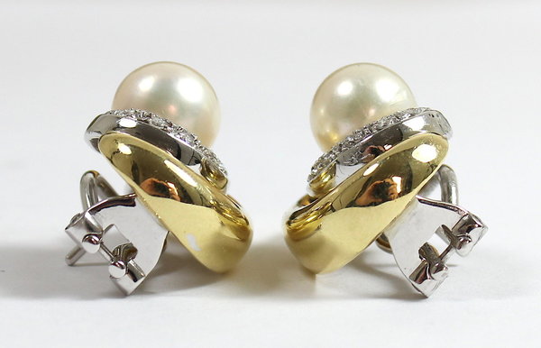 750er Gold Ohrringe / Ohrclips mit Perlen und 40 Brillanten, zusammen ca. 1 ct