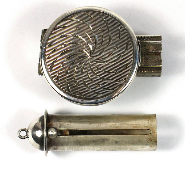 Antiker 800er Silber Schminkspiegelanhänger mit Lippenstifthalterung