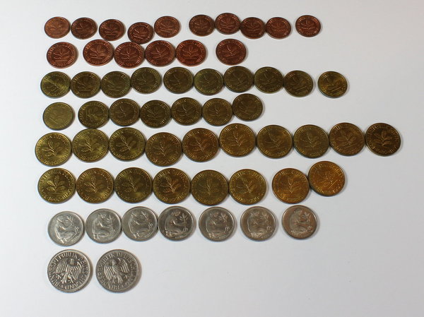 BRD, Konvolut mit 60 Münzen, Pfennige und Mark, nach 1945, Original