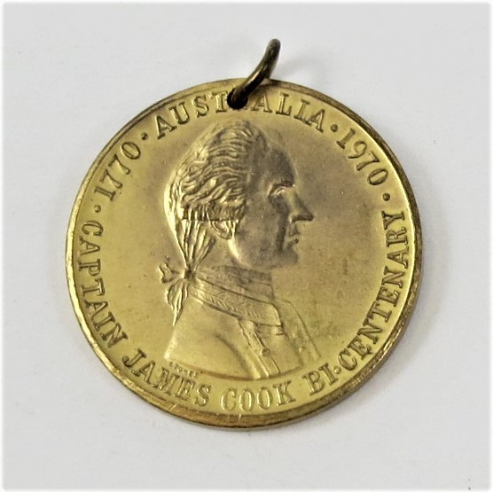 Australien, vergoldete Medaille mit Öse, Captain James Cook, 1770-1970