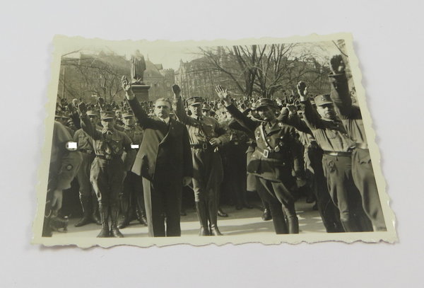 Foto, NSDAP und SA Gruppenleiter bei Massenkundgebung in Hannover, 1932, III.Reich, Original