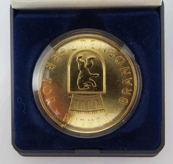 Berlin, "2. November 1989 - Brandenburger Tor" Medaille, vergoldet, stgl.