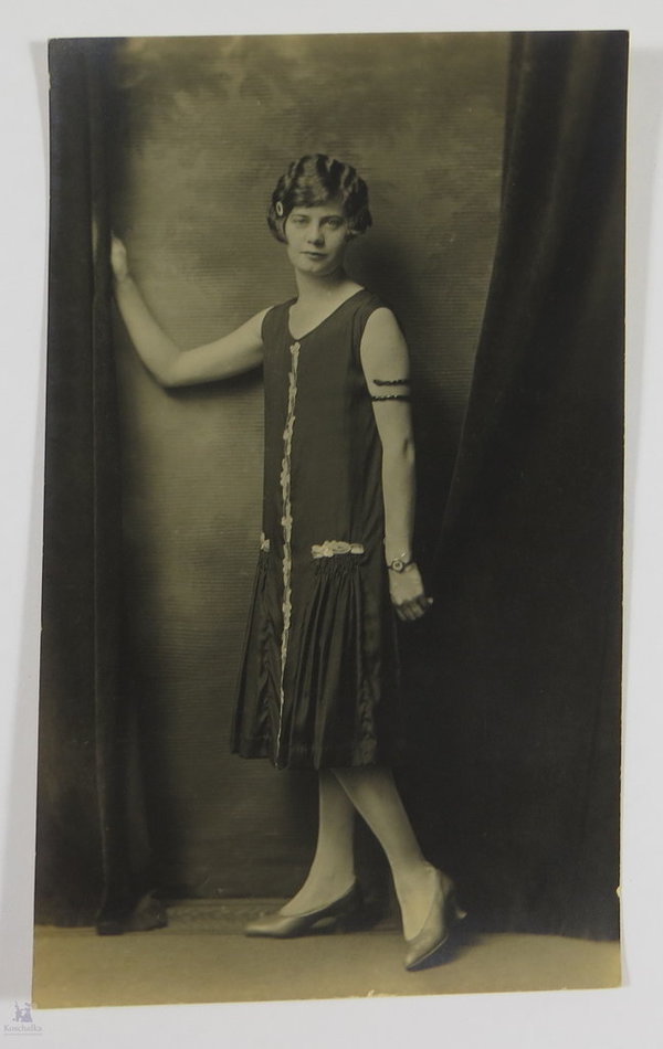 Foto, Postkarte, Frau im Abendkleid, 20er Jahre, Original