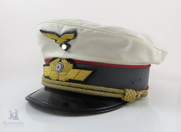 Weiße Sommerschirmmütze für einen General der Luftwaffe, Replika / Museumsanfertigung