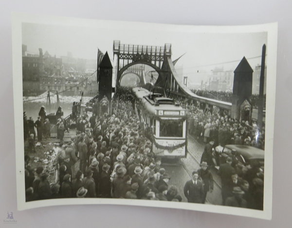 Foto, Bremen, Wiederaufbau nach dem 2. WK, neue Weserbrücke & 1. Straßenbahn, 1947, Original