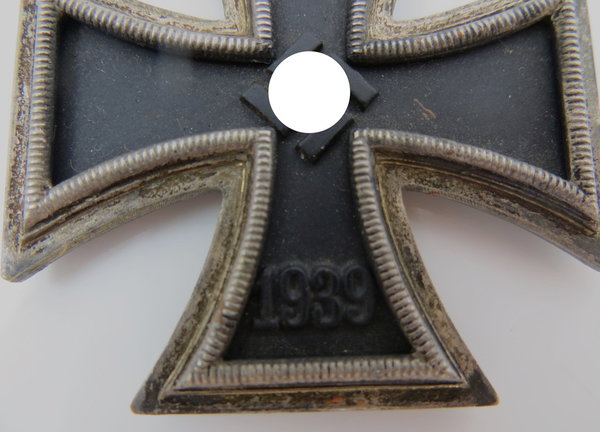 Eisernes Kreuz 2. Klasse aus dem 2. Weltkrieg, selt. Variante mit der runden "3", Original