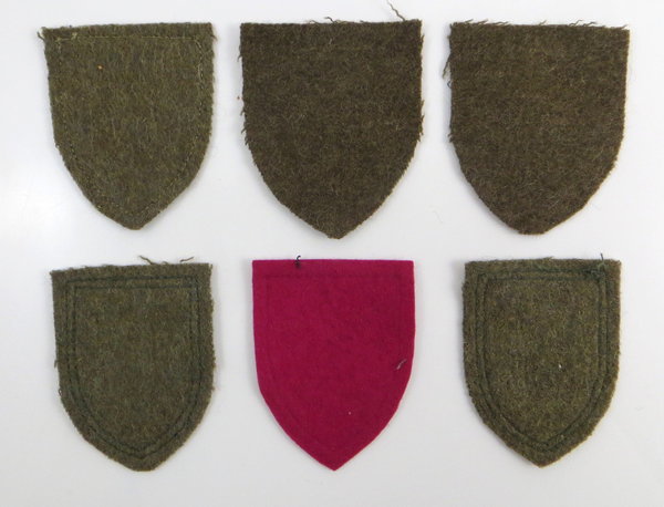 Militärische Uniformabzeichen, 6 Stück