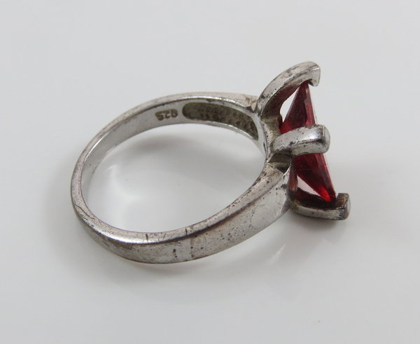 Vintage 925er Silberring mit einem roten Rodolit, Gr. 62