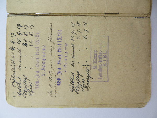 Dokumenten-Nachlass, Militärpaß und Soldbuch des Soldaten Kröncke, mit Eintragungen, 1. WK, Original