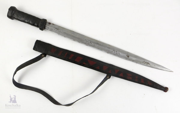 Antike Afrikanische kurze Schwert-Machete mit Lederscheide