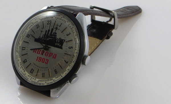 Vintage UdSSR Russland AURORA Armbanduhr mit 24 Stunden Ziffernblatt und Zeitzonen