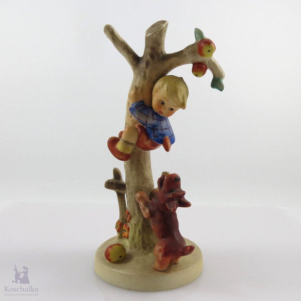 Goebel-Hummel 56 "Der Apfeldieb"- Junge auf Apfelbaum, 16,5 cm, 2. Wahl