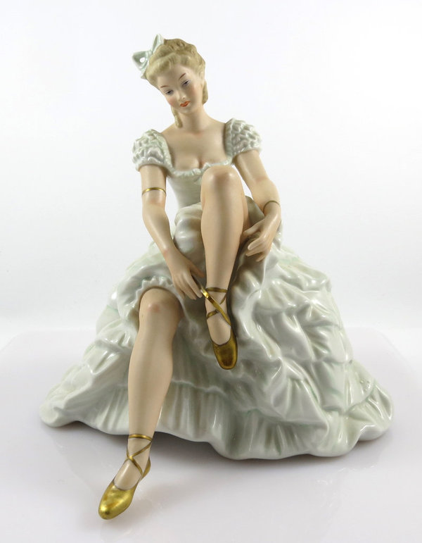 Vintage Wallendorf Schaubachkunst Porzellanfigur Ballerina sitzend, 60er Jahre